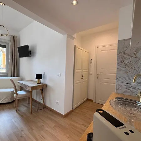 Living Flaminio - Ad Uso Turistico Penzion *
